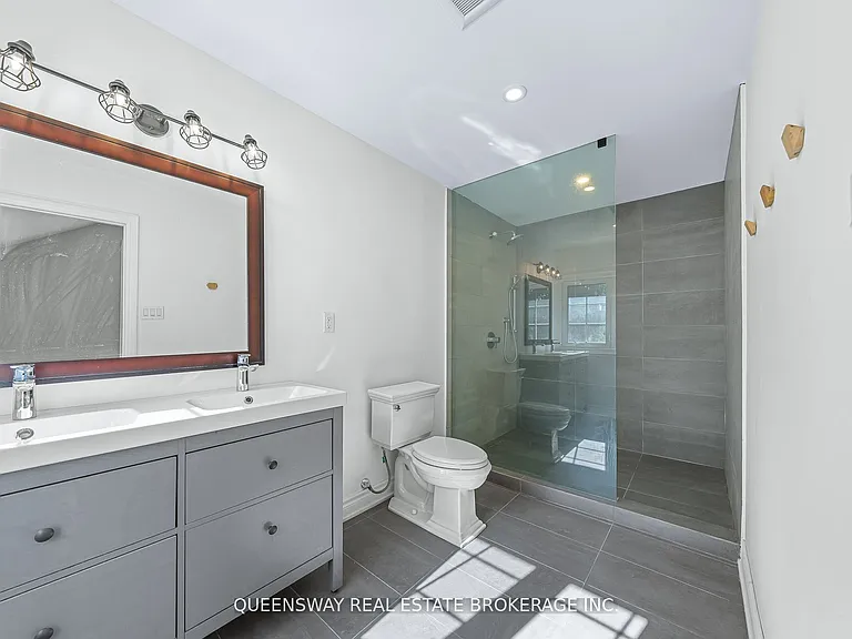 619 Culler Mews — Photo 35