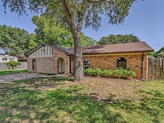 2nd image of 2309 Hazelwood Ct