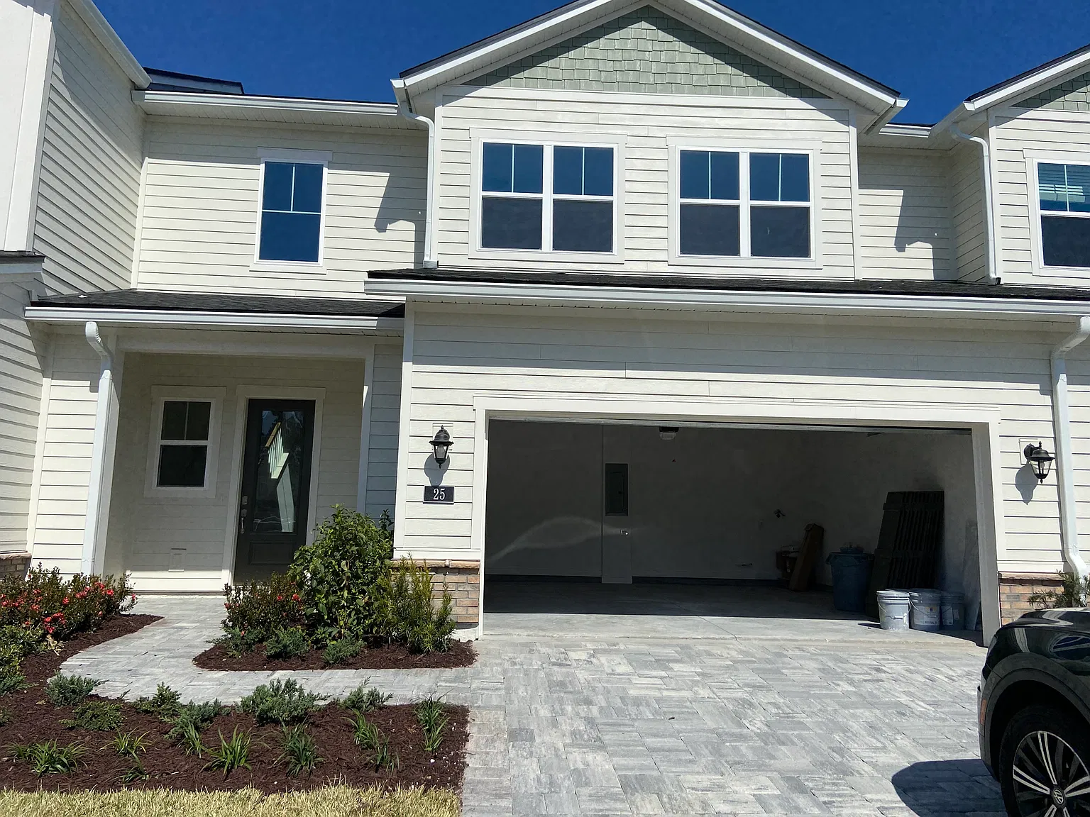 3 bed, 2.5 bath, 2942 sqft, $3,700 — Photo 3