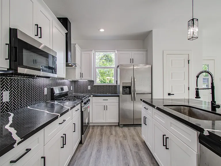 6531 Rosemary Ln #B — Photo 11