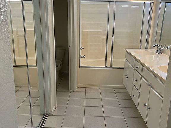 Primary On-Suite Bath