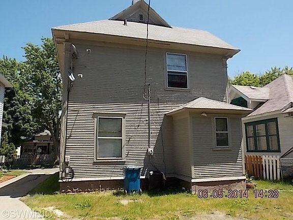 2nd image of 1907 Francis Ave SE