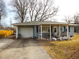 509 W 2nd St, Stonington, IL 62567