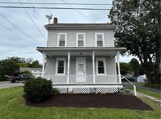 20 Cherry St, Walnutport, PA 18088