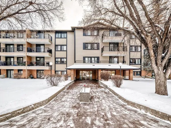 727 N 56th Ave SW #215, Calgary, AB T2V 4Z8