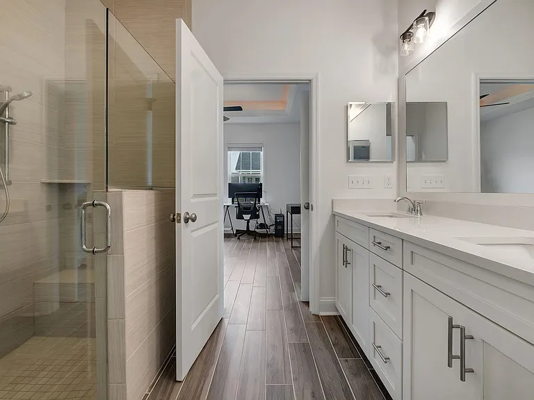251 Bienville Pl — Photo 12