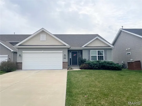 3448 Charlestowne Crossing Dr, Saint Charles, MO 63301
