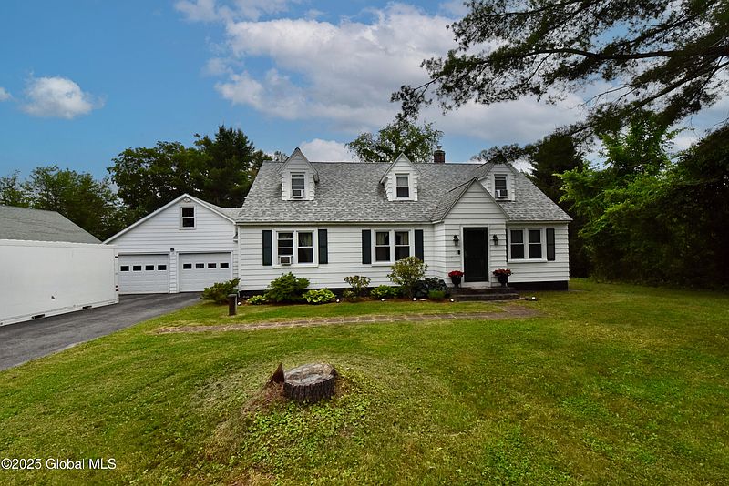 3rd image of 13 Appleton Road