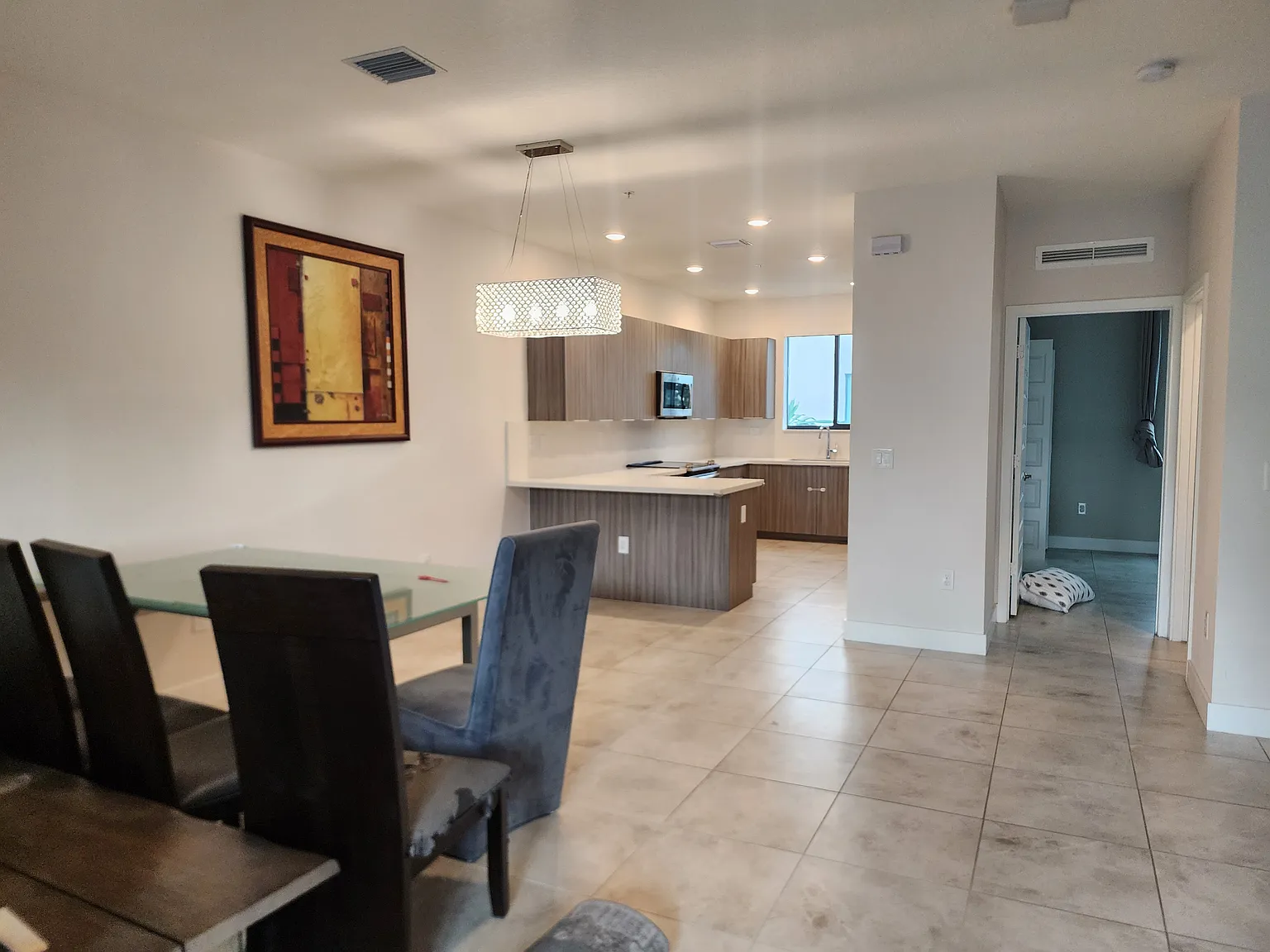 3 bed, 2789 sqft, $5,500 — Photo 4