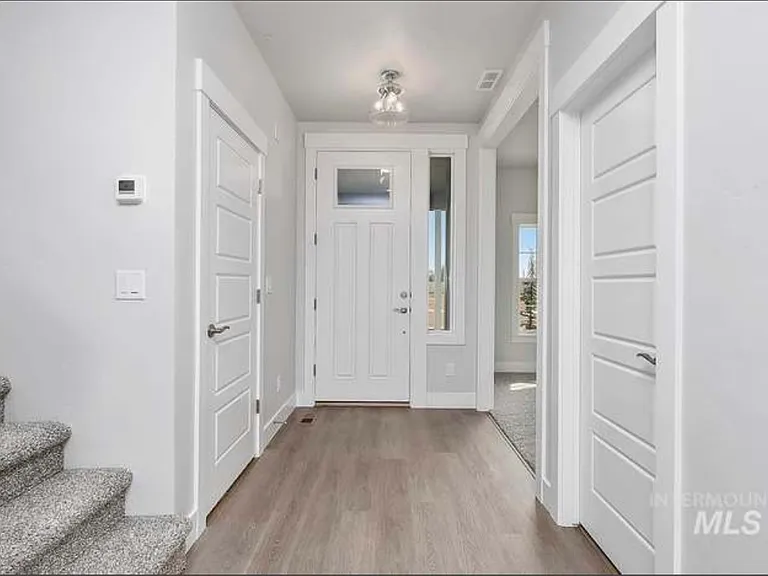 3507 N Tradewind Ave — Photo 2