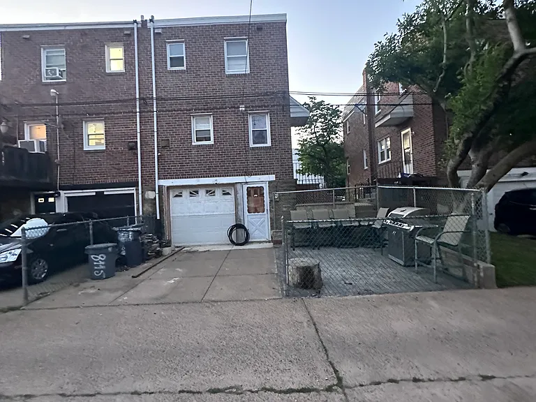 Crispin St — Photo 6
