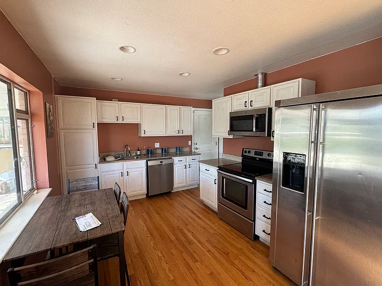 2891 S Utica St — Photo 5