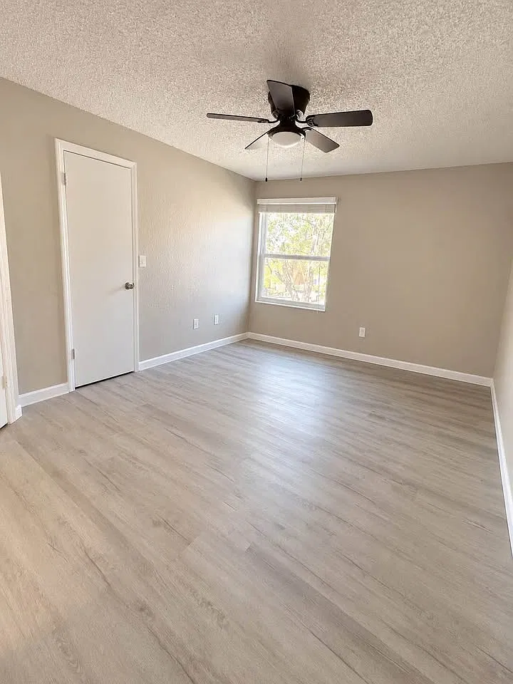 4536 Commander Dr — Photo 3