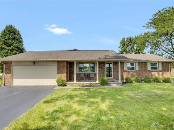 2745 Swailes Rd, Troy, OH 45373