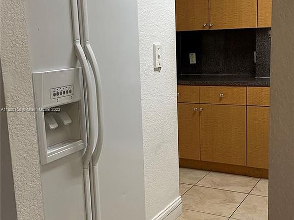 5th image of 9300 Fontainebleau Blvd #E110