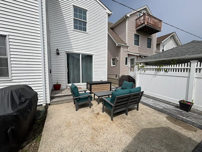 904 A St — Photo 21