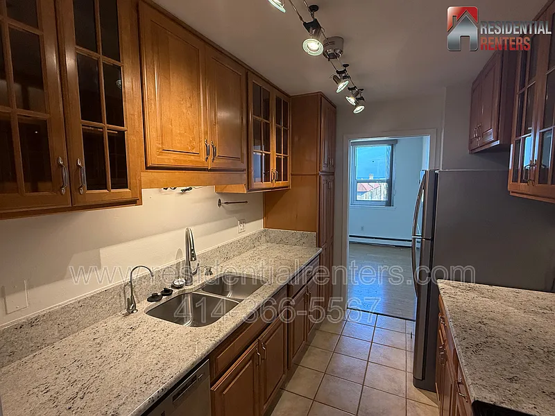 2 bed, 2.0 bath, 1000 sqft, $1,725 — Photo 3
