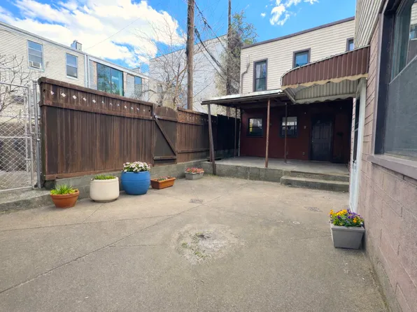 778 Metropolitan Avenue image 1 of 7