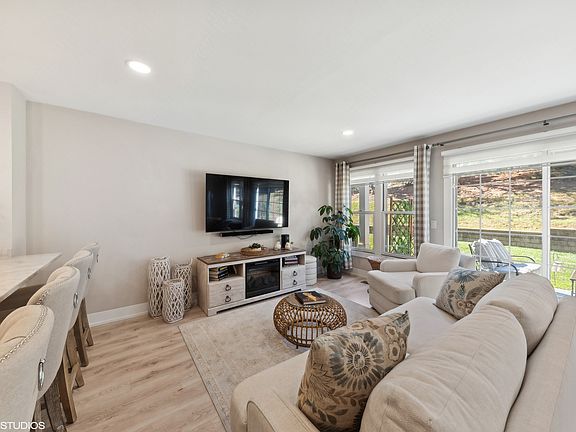 2nd image of 278 Greensboro Ct #3
