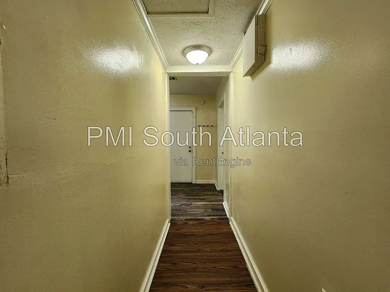 348 N 17th St — Photo 14