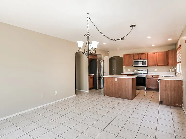 12649 W Shaw Butte Dr — Photo 6