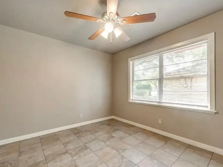 1310 Gulf St — Photo 7