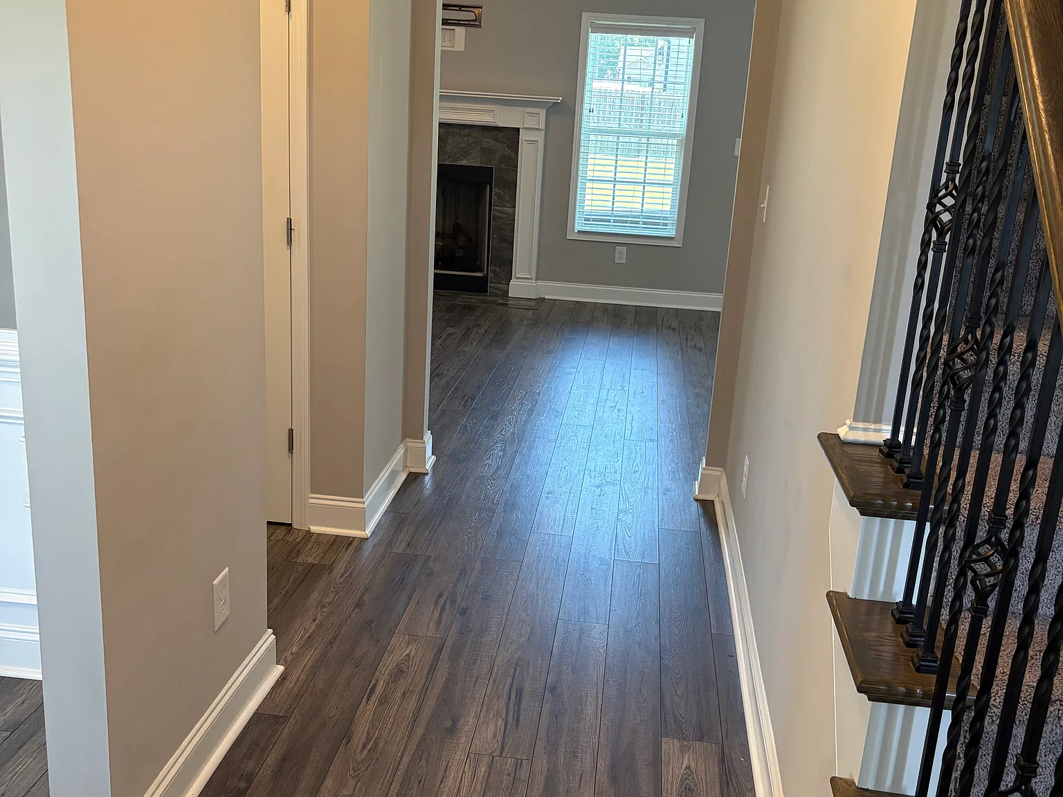 4 bed, 2.5 bath, 2100 sqft, $2,200 — Photo 3