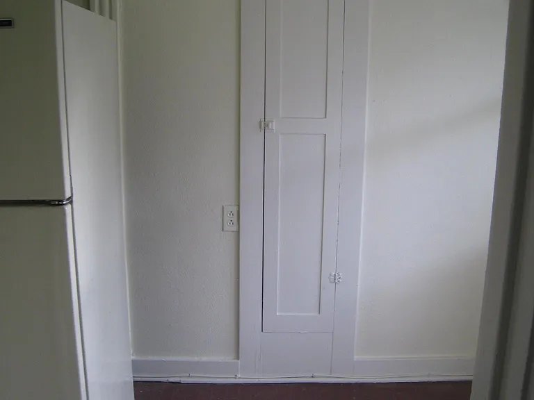 246 E University Blvd — Photo 12