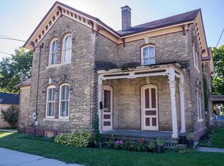 469 Douglas Ave, Elgin, IL 60120