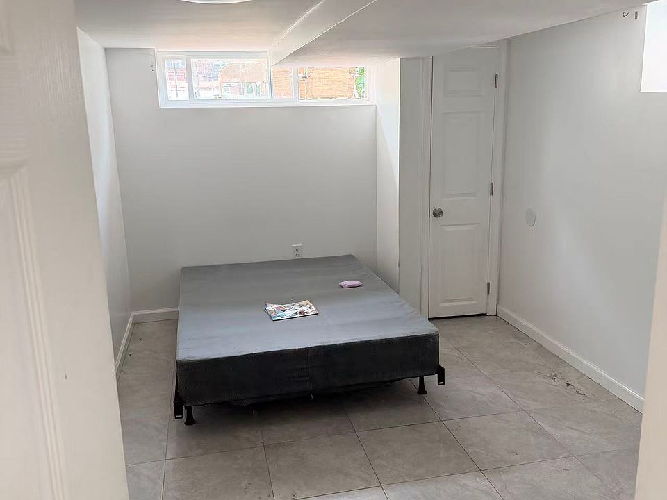 1st image of 3239 Guilford St Floor 1