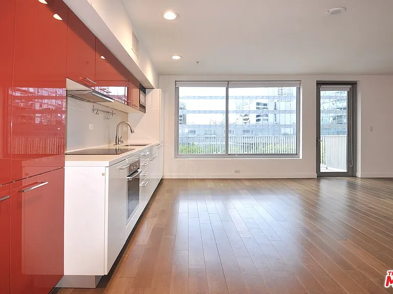 901 S Flower St #709 — Photo 3