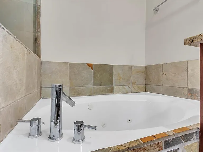 4303 Rose St — Photo 13