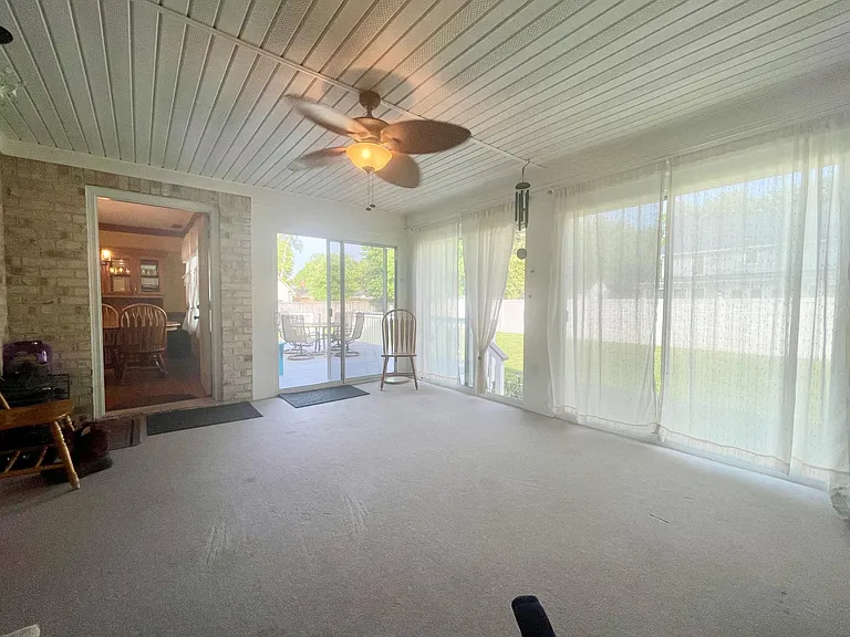 413 Southern Oak Dr — Photo 18