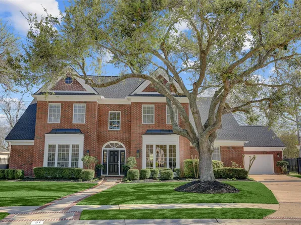 51 Dartmoor Ct, Sugar Land, TX 77479
