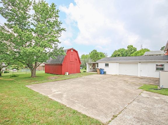 Parking and 2-story barn