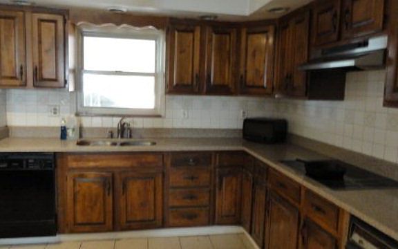 3rd image of 1728 W 4th Ave