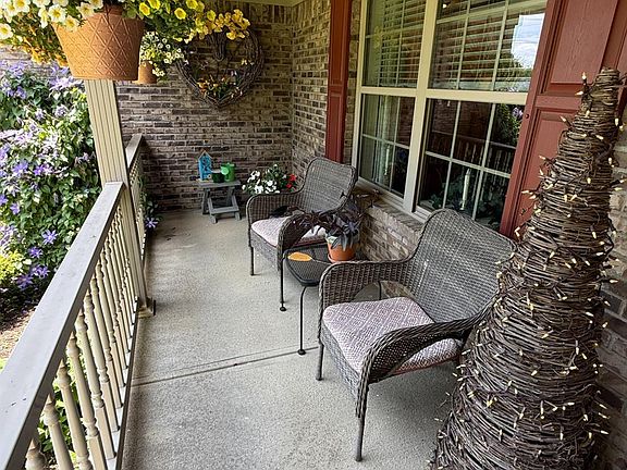 3rd image of 685 Waynoka Dr