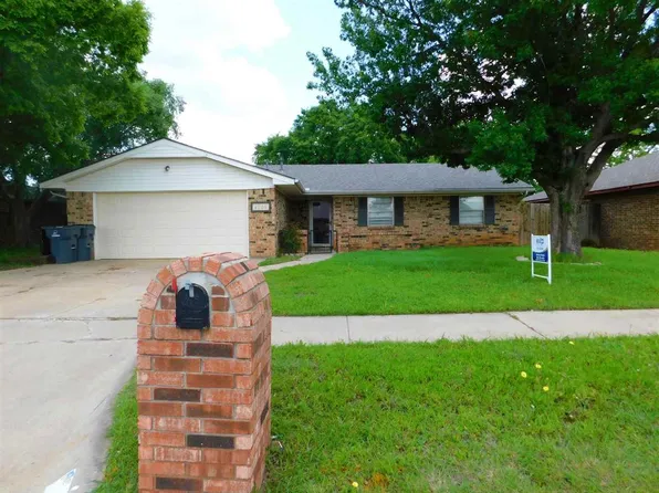 4706 SE 47th St, Lawton, OK 73501