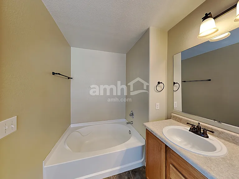 18526 W Valerie Dr — Photo 14