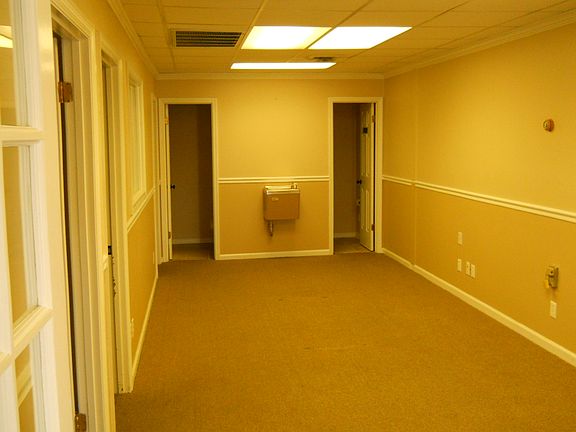 3rd image of 5805 Lee Hwy Ste 204