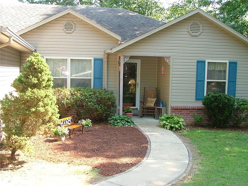 1st image of 6 Goole Ln