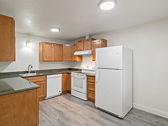 2nd image of 120 Rodeo Ave APT 3