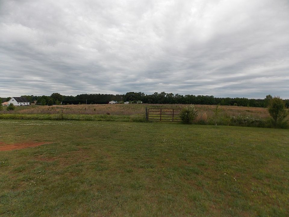 2nd image of 1237 County Road 501