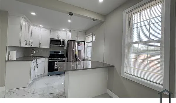 2 bed, 659 sqft, $3,058 — Photo 3