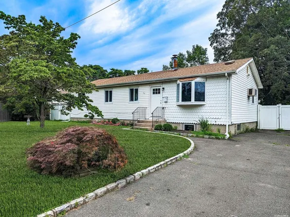 2A Hilliard Avenue, Central Islip, NY 11722