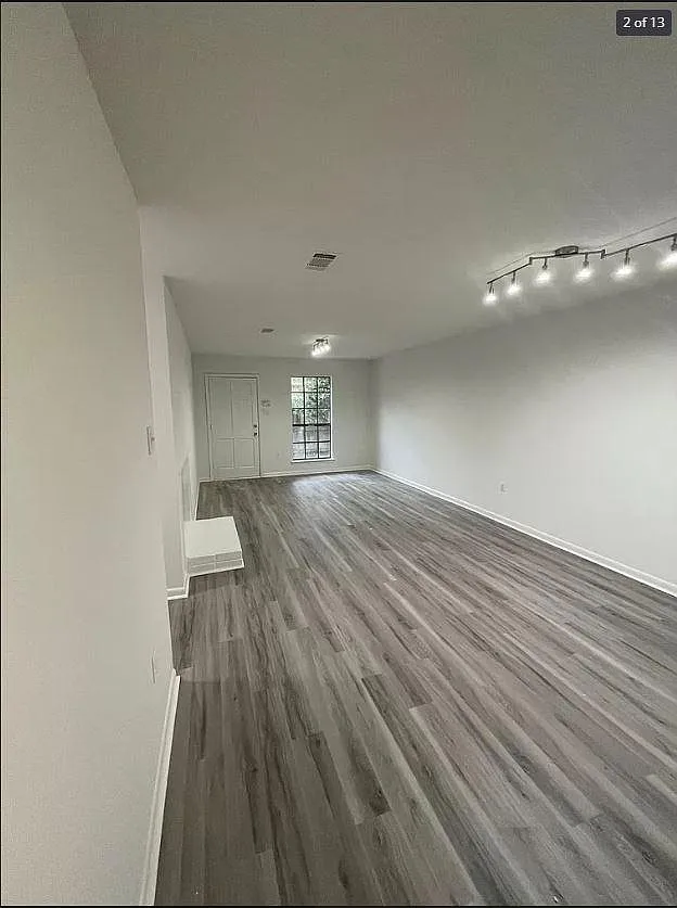 2 bed, 1000 sqft, $1,250 — Photo 2