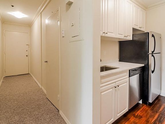 4th image of 400 Mount Pleasant Ave