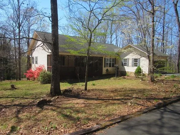 693 Puett Cove Cir, Marble, NC 28905