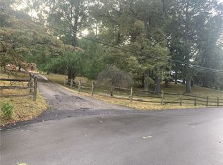 9750 Harmony Dr, Pittsburgh, PA 15237