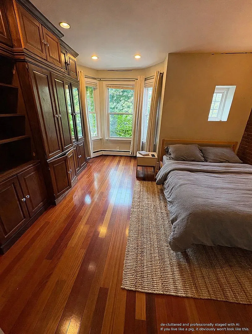 Most Gorgeous Reno You'll Find! Perfect For NEU Students! Laundry in Unit! — Photo 1